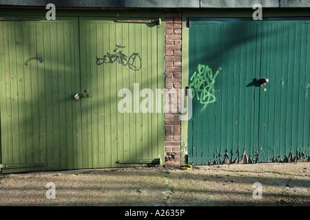 Garage urbani Foto Stock