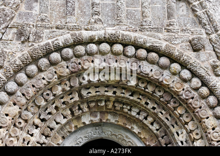 Dettagli del portale occidentale della chiesa romanica (hiberno-stile romanico), clonfert, Galway, Irlanda Foto Stock