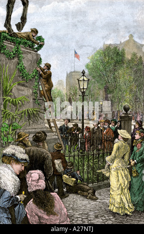 Festooning una guerra civile statua commemorativa sulla decorazione giorno nella città di New York 1880. Colorate a mano la xilografia Foto Stock