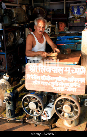 Commerciante di mercato Mapusa City Goa in India Foto Stock