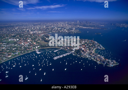Vista aerea di barche a vela e case in elite area di alloggiamento del punto Piper e Rose Bay nel porto di Sydney Sydney Australia Foto Stock