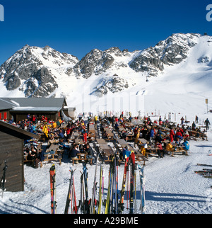 Ristorante sotto il Mont Fort di Mont Fort ski area, Verbier, Valois, Oberland, Alpi della Svizzera Foto Stock