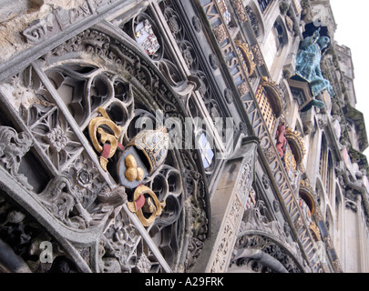 La Cattedrale di Canterbury e dettaglio di gate gate di Christchurch e la statua di Cristo Foto Stock