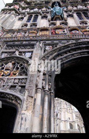 La Cattedrale di Canterbury e dettaglio di gate gate di Christchurch e la statua di Cristo Foto Stock