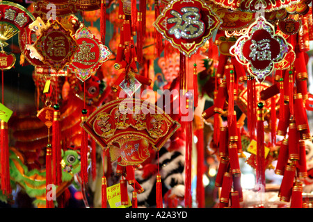 Il nuovo anno lunare Banner appesi nel mercato, Wan Chai, RAS di Hong Kong Foto Stock