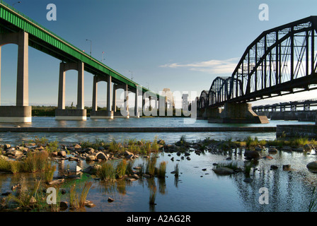 Il ponte internazionale su St.Mary River Foto Stock