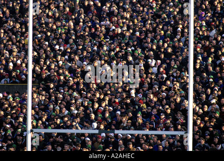 Pranzo terrazze dietro il rugby posti a Lansdowne Road durante una partita tra Irlanda e Inghilterra Foto Stock