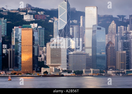 Alba vista sul Porto Victoria e Isola di Hong Kong, Hong Kong, Cina