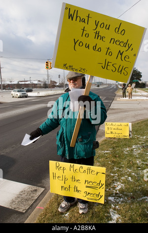 Protesta contro il membro del Congresso del voto per i tagli di bilancio che interessano i poveri Foto Stock