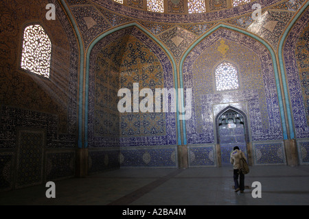 All'interno della Sheikh Lotf Allah moschea di Isfahan, Iran Foto Stock