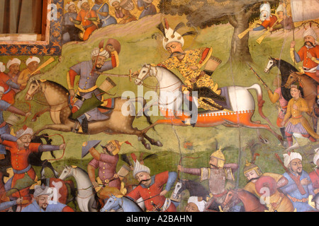 Affresco di Chehel Sotoun palace che mostra la battaglia tra Shah Esmaeel Safavid e Sheibak Khan uzbeki, Isfahan, Iran Foto Stock