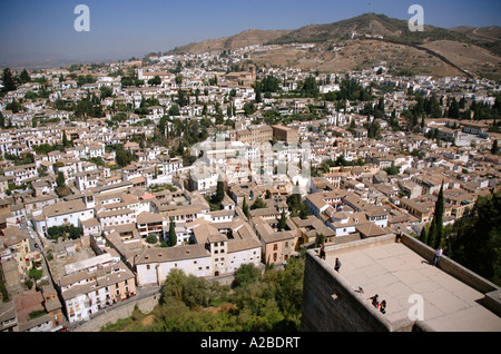 Vista panoramica di Granada Alhambra Palace & Alcazaba fortezza Andalusia Andalucía España Spagna Iberia Europa Foto Stock