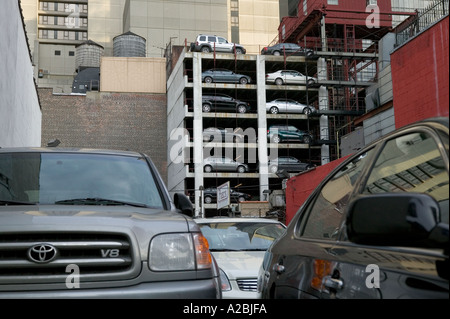 New York vertical car parking system USA 2005 Foto Stock