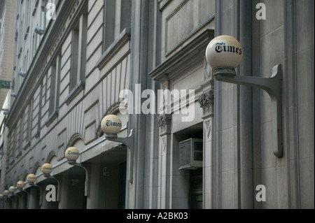 Parte anteriore del New York Times la ex edificio sulla 43a Strada in NY USA Aprile 2005 Foto Stock