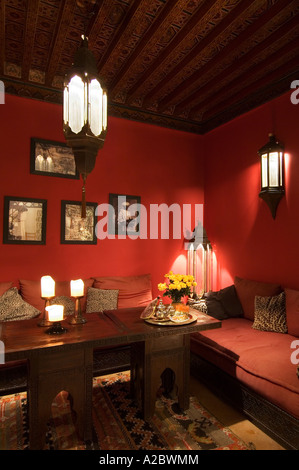 Salotto a Terrasse des Oliviers tradizionali restaurate guesthouse Marrakech marocco Foto Stock