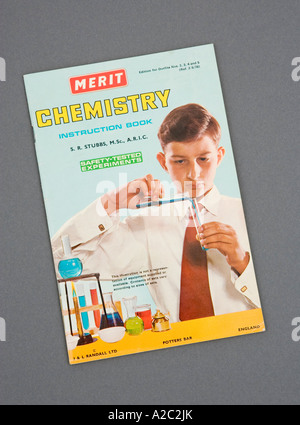 Chemistry set libro di istruzioni Foto Stock