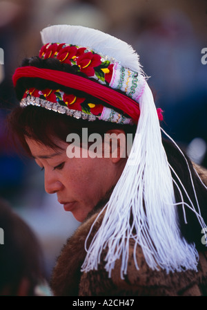 Bai donna nel tradizionale headress Dali nella provincia dello Yunnan in Cina Foto Stock