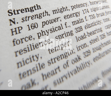 Il thesaurus di pagina che mostra la definizione della parola forza Foto Stock