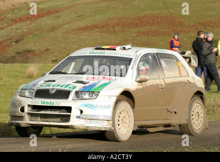 Francois Duval nella sua Skoda Fabia al Rally GB, Galles, Dicembre 2006 Foto Stock