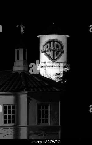 Warner Bros Studio Lot Water Tower e il logo solo editoriale Foto Stock