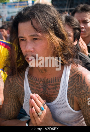 Devoto al Wat Bang Tempio Pra Tattoo Festival della Thailandia Foto Stock