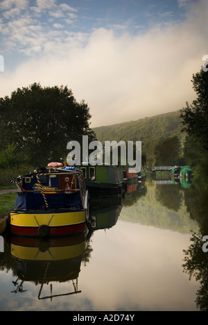 Battelli sul Avon e Kennett canal vicino a Bath in Inghilterra Foto Stock