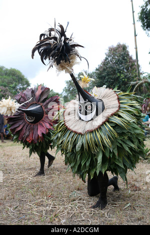 Tubuans eseguire ad una morte Tolai cerimonia, Matupit Isola, East New Britain, Papua Nuova Guinea Foto Stock