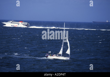 Il traffico marittimo nel Canale della Manica tra Francia e Regno Unito. Foto Stock