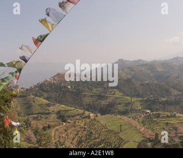 DHULIKHEL VALLEY NEPAL Novembre guardando attraverso i campi terrazzati in questa valle fertile come visto dal Stupa Namobuddha Foto Stock