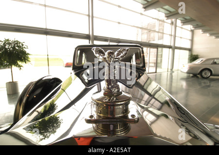 All'interno della Rolls Royce fabbrica a Goodwood West Sussex foto da Andrew Hasson 12 Maggio 2004 Foto Stock