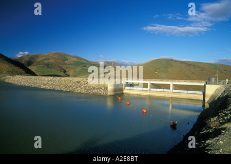 Opuha diga che è collassato durante la sua costruzione nel 1997 sul fiume Opuha vicino Fairlie Canterbury sud Isola del Sud della Nuova Zelanda Foto Stock