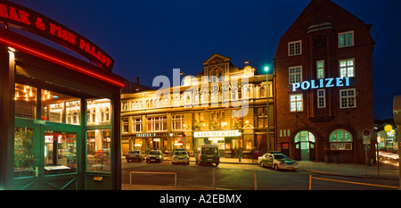 Hamburg Reeperbahn St Pauli teatro stazione di polizia Davidswache Foto Stock