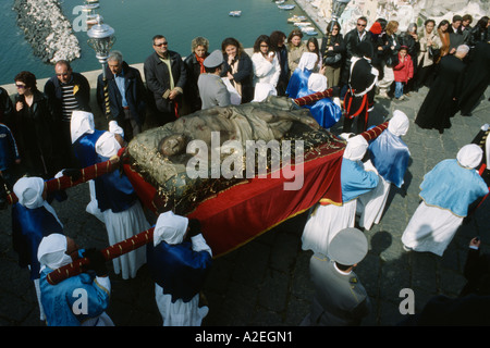 Procida Italia la tradizionale Venerdì Santo Processione del Cristo Morto e dei Misteri Foto Stock