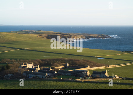 Dh Melsetter HOY ORKNEY Melsetter fattoria e terreni agricoli Pentland Firth scogliere Foto Stock