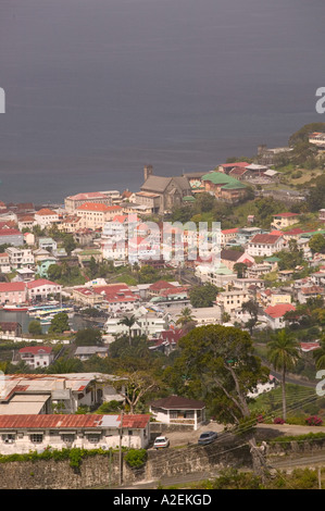 Caraibi, Grenada, St. George's: San Giorgio antenna del porto da Fort Frederick Foto Stock