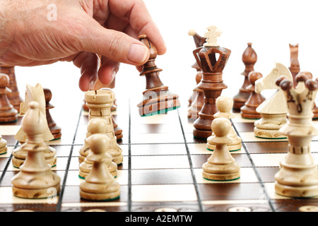 Uomo cavaliere in movimento sulla scacchiera Foto Stock