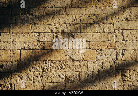 Antico muro di pietra nella corsia di Brasenose, Oxford, Regno Unito Foto Stock