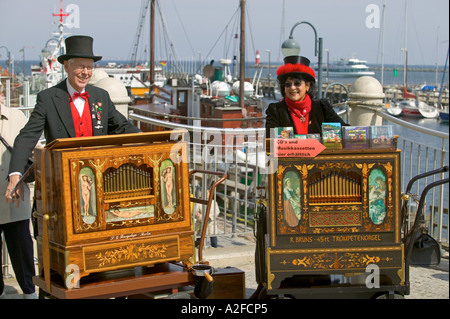 Street performer, warnemunde Foto Stock