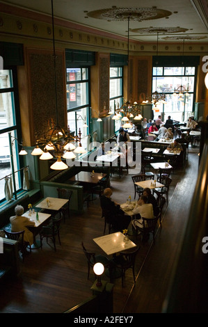 Ungheria, Budapest: Pest, interno del Central Kavehaz (CAFE) Foto Stock