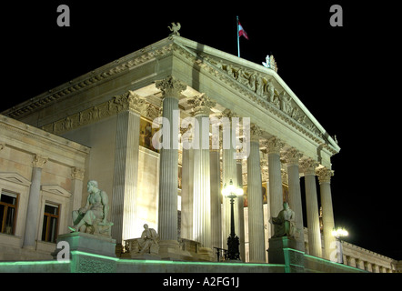 Nightshot del parlamento, Vienna, Austria Foto Stock