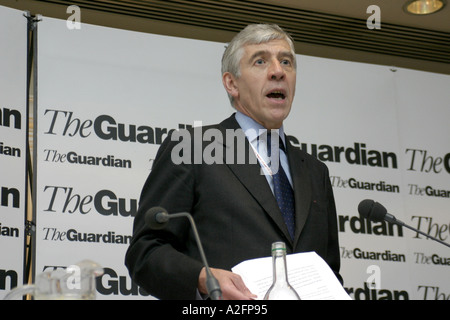 Jack Straw mp Ministro degli esteri ha parlato conf 2004 partito laburista guardian nwpr fringe incontro England Regno Unito Foto Stock