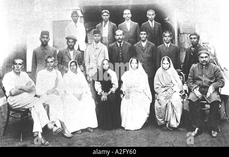 Il pioniere delle parti della fase ultima della lotta in Sud Africa in basso a sinistra dr Hermann Kallenbach e il Mahatma Gandhi Foto Stock