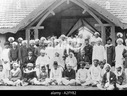 Ricevimento al Jetpur Kathiawad Gujrat India al Mahatma Gandhi e a sua moglie Kasturba Gandhi 27 gennaio 1915 vecchia foto vintage anni '1900 Foto Stock