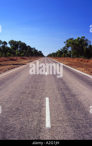 La Stuart Highway vicino a Katherine Territorio del Nord Australia Sequenza 2 di 2 Foto Stock