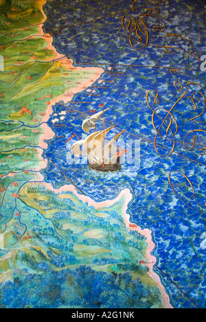 Dettaglio della mappa di antiquariato della Calabria con nave a vela barca in pittura in Vaticano Sala Museo di mappe da Ignazio Danti (1536-1586) Foto Stock