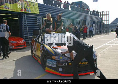 V8 tipo Nascar stock auto in pit lane Foto Stock
