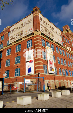 Royal mulini in Ancoats, East Manchester, essendo ristrutturato in appartamenti di lusso. Foto Stock