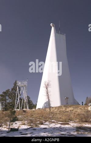 Stati Uniti d'America, Nuovo Messico, Sunspot: Nazionale Osservatorio solare / picco di Sacramento Richard B. Dunn Solar Telescope (b.1969) esterno Foto Stock