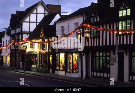 Sheep Street a Natale, Stratford-upon-Avon, Warwickshire, Inghilterra, Regno Unito Foto Stock