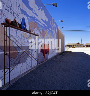 Fotografia di 'Giorno del bestiame in valle nascosta' una mano dipinto murale, venti nove palmi, California.USA. Foto Stock